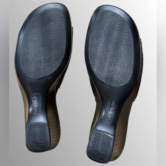 Munro American Walking Wedge Size 10 in Black - Picture 8 of 16